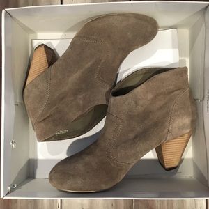 Steve Madden P-Philip Taupe Suede Booties